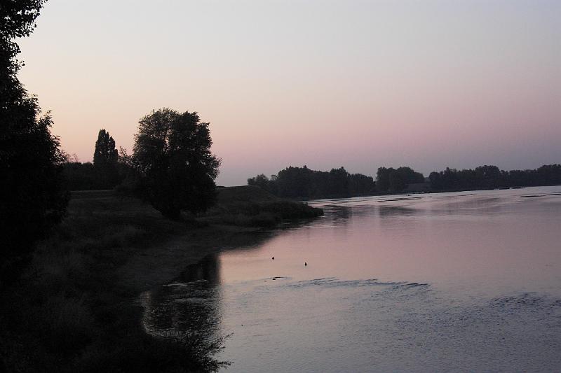 PICT3478.JPG - Le Jour se lève sur la Loire à Chécy